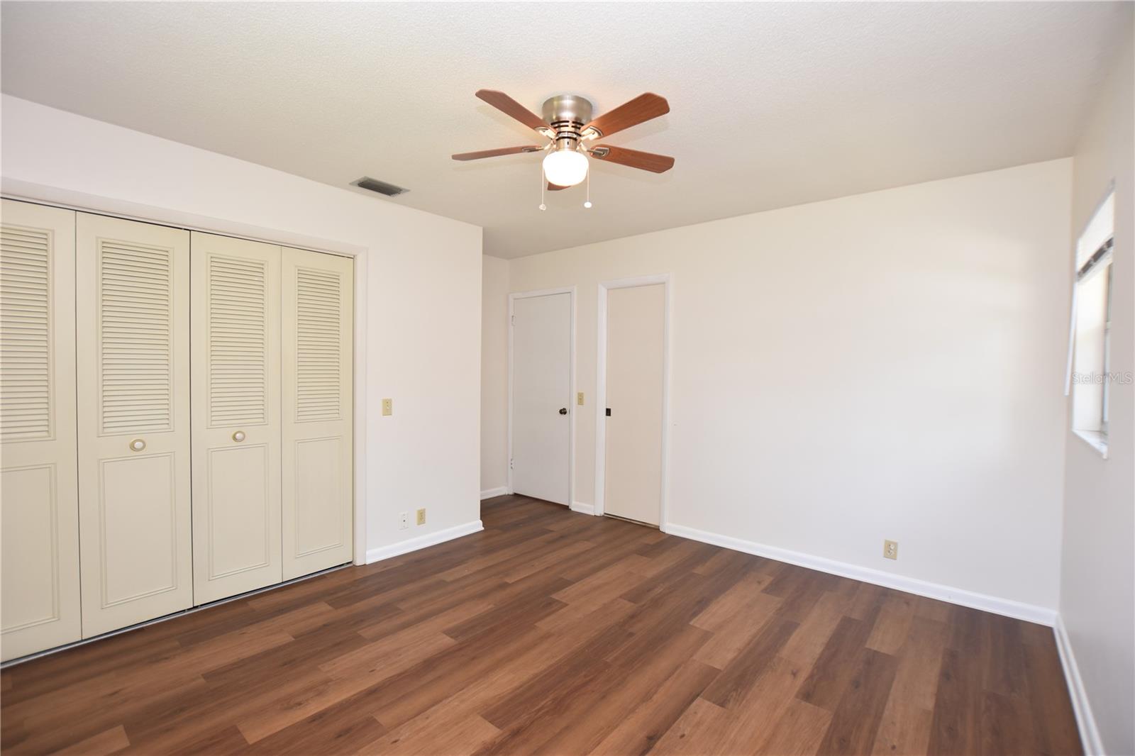 204 Chaucer Ln Property Photo 15