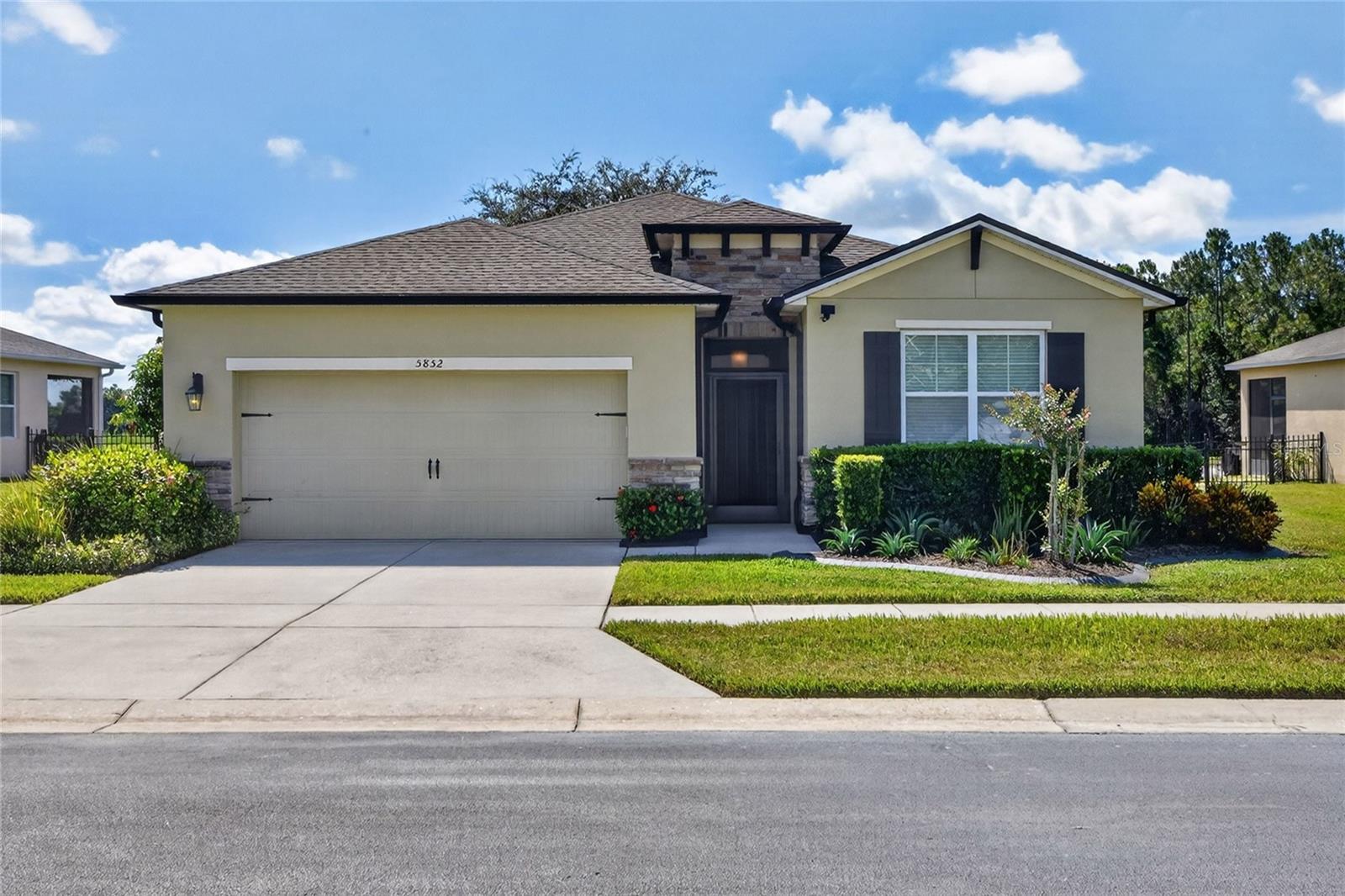 5852 Marsh Landing Dr Property Photo 1