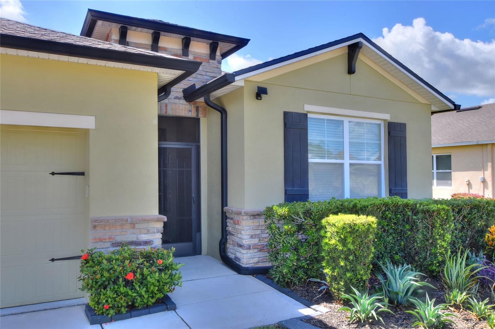 5852 MARSH LANDING DR Property Photo 1