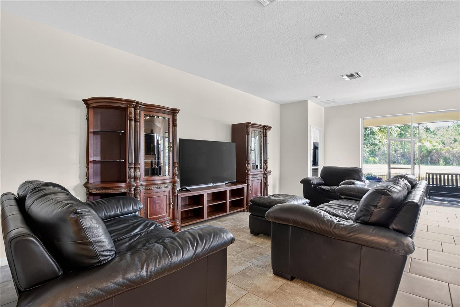 5852 Marsh Landing Dr Property Photo 10