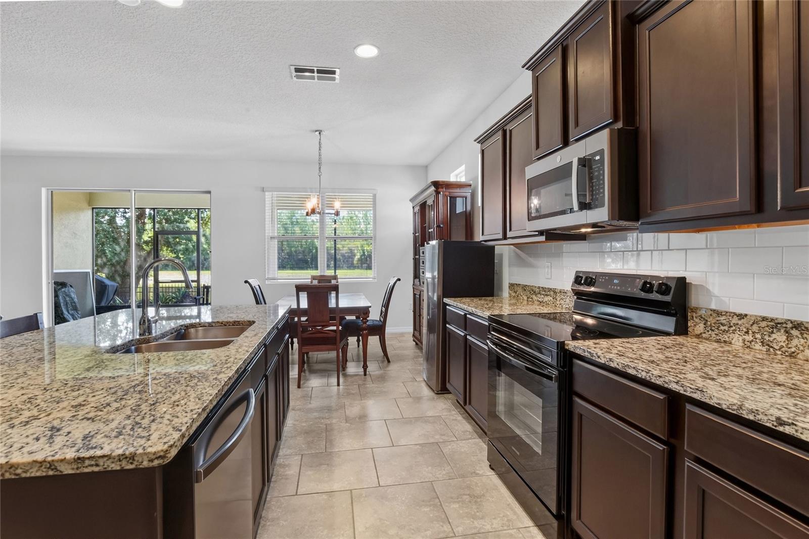 5852 Marsh Landing Dr Property Photo 14
