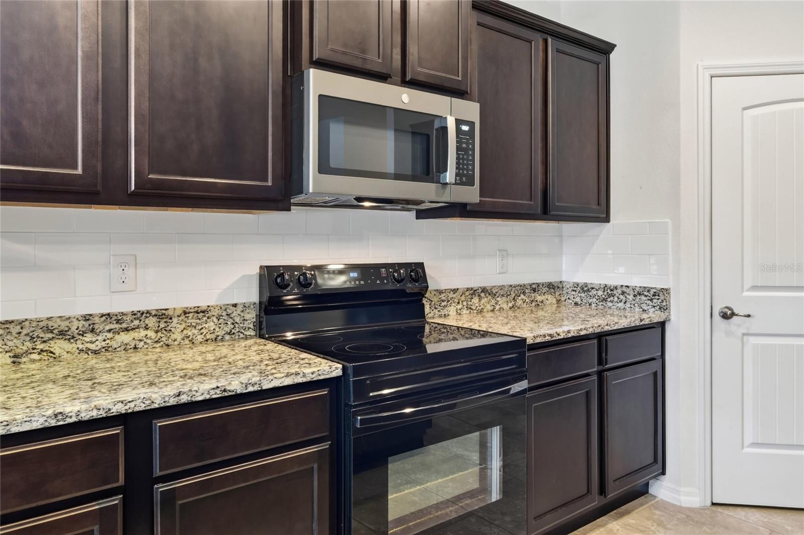 5852 Marsh Landing Dr Property Photo 15