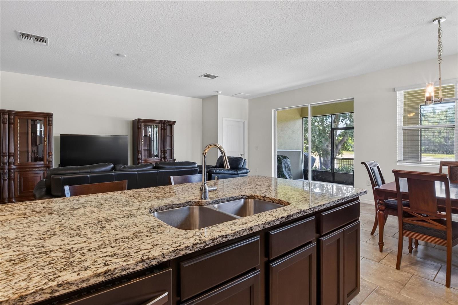 5852 Marsh Landing Dr Property Photo 16