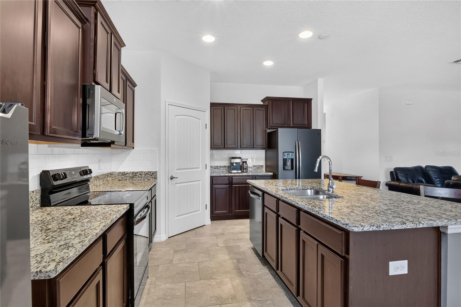5852 Marsh Landing Dr Property Photo 17