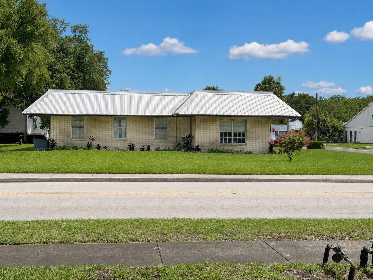 399 Avenue K Se Property Photo 1