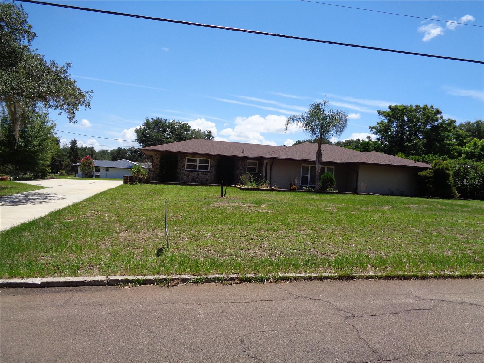 70 Catherine Ave Property Photo 4