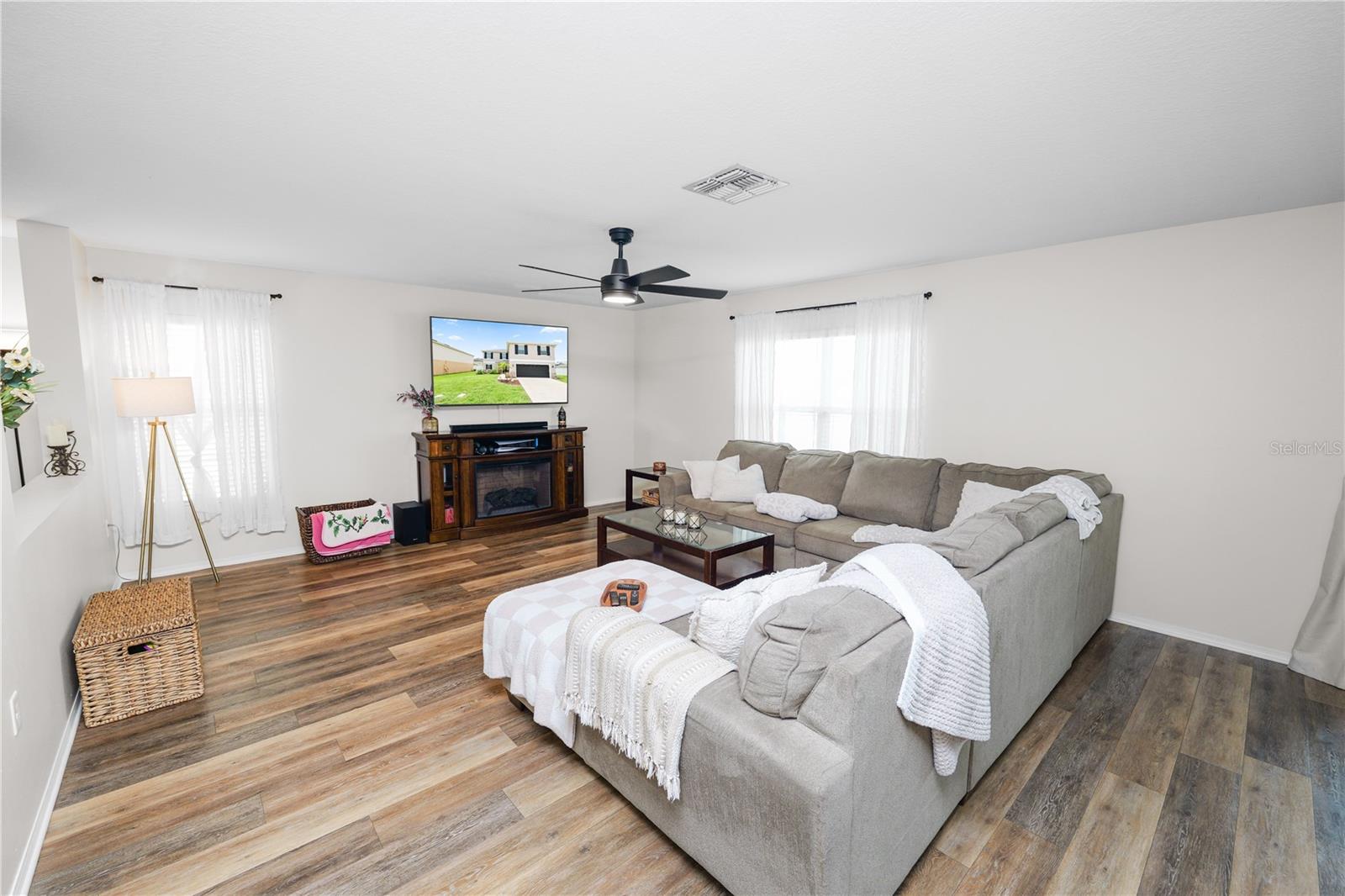 4188 Festival Pointe Blvd Property Photo 11