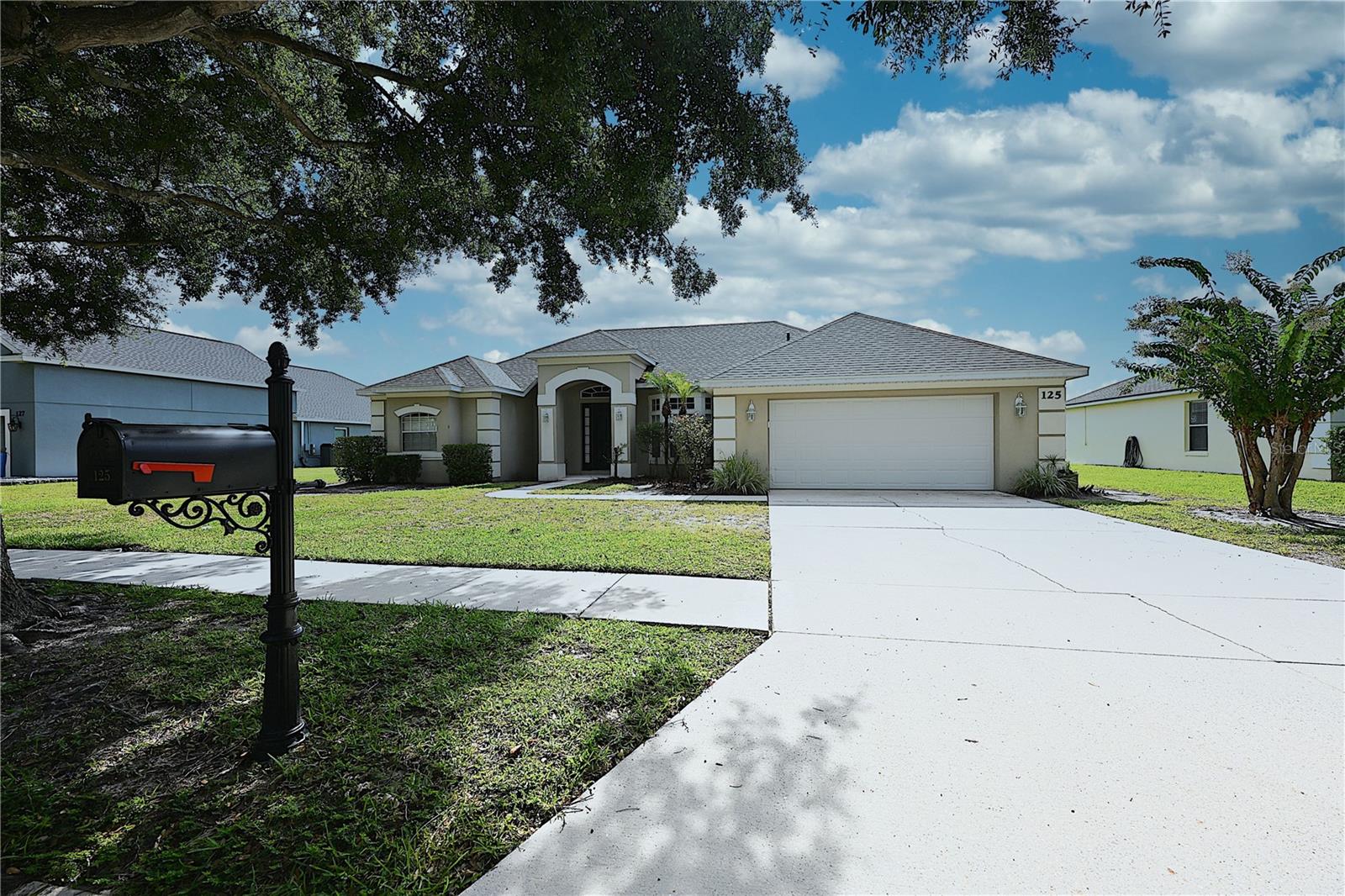 125 Costa Loop Property Photo 1