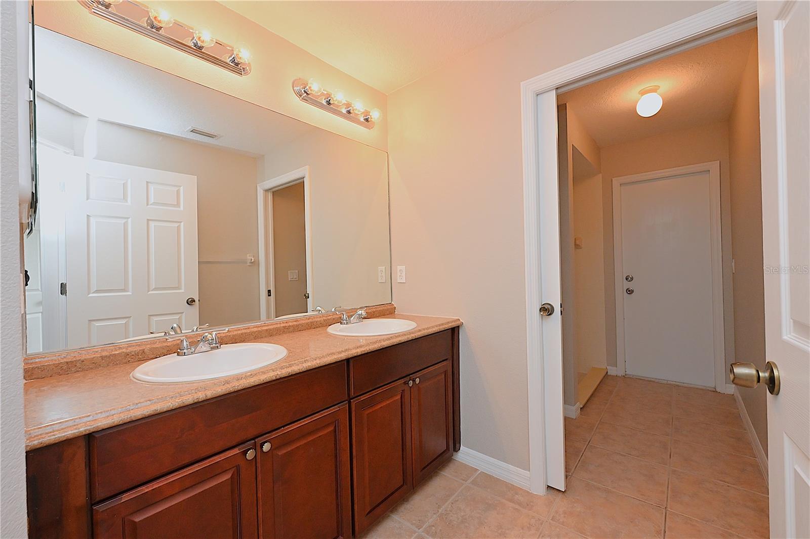 125 Costa Loop Property Photo 39