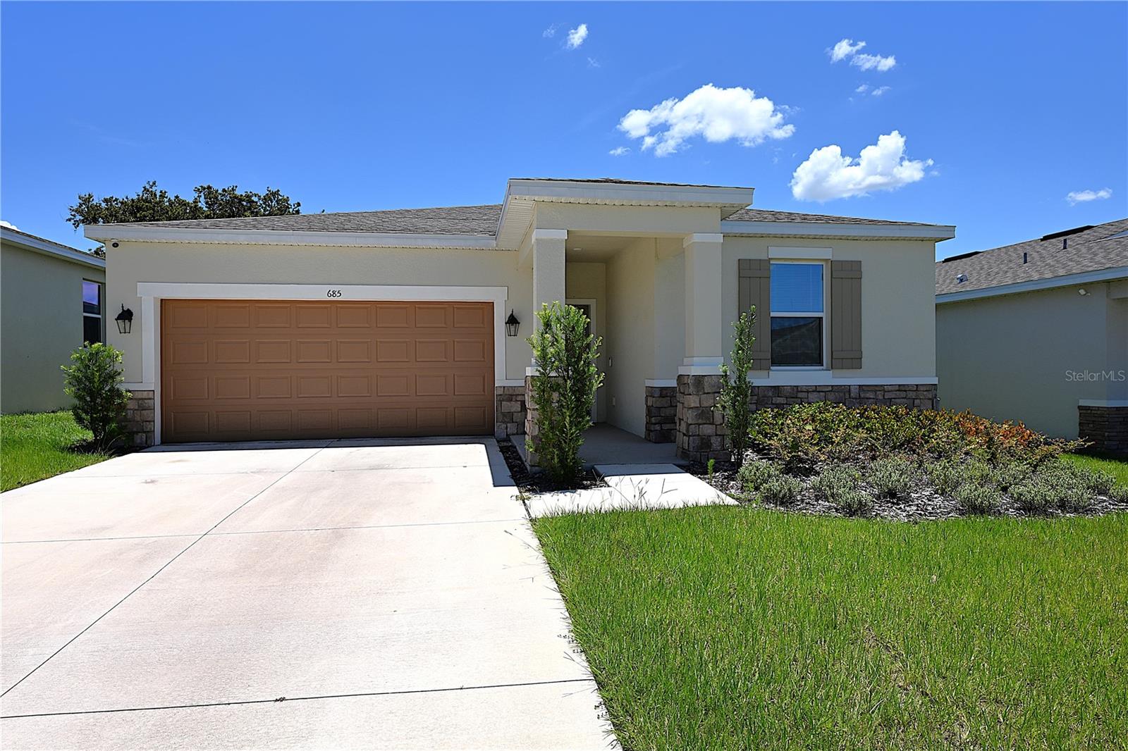 685 CROWN ROSE DR Property Photo 1