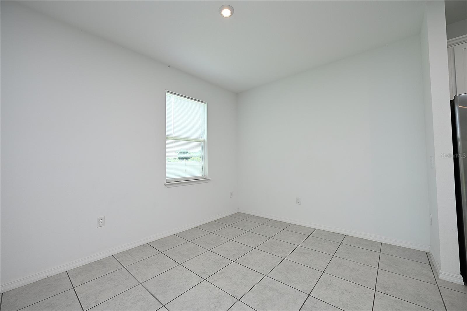 685 Crown Rose Dr Property Photo 8