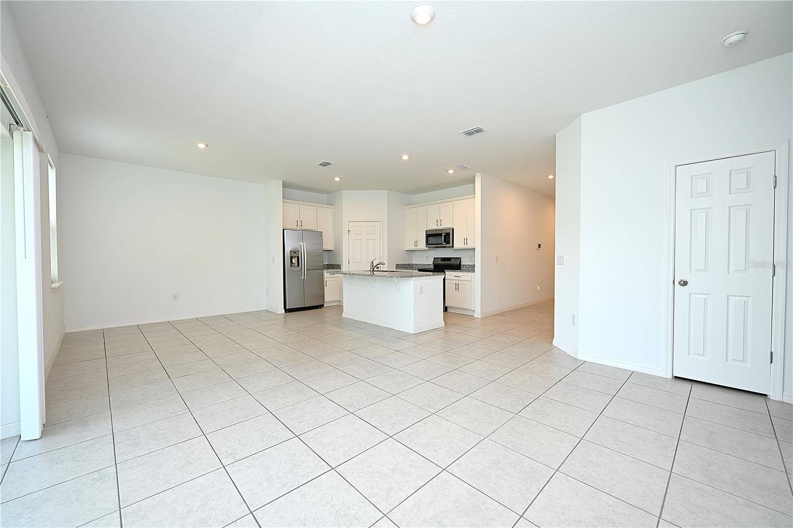 685 Crown Rose Dr Property Photo 12