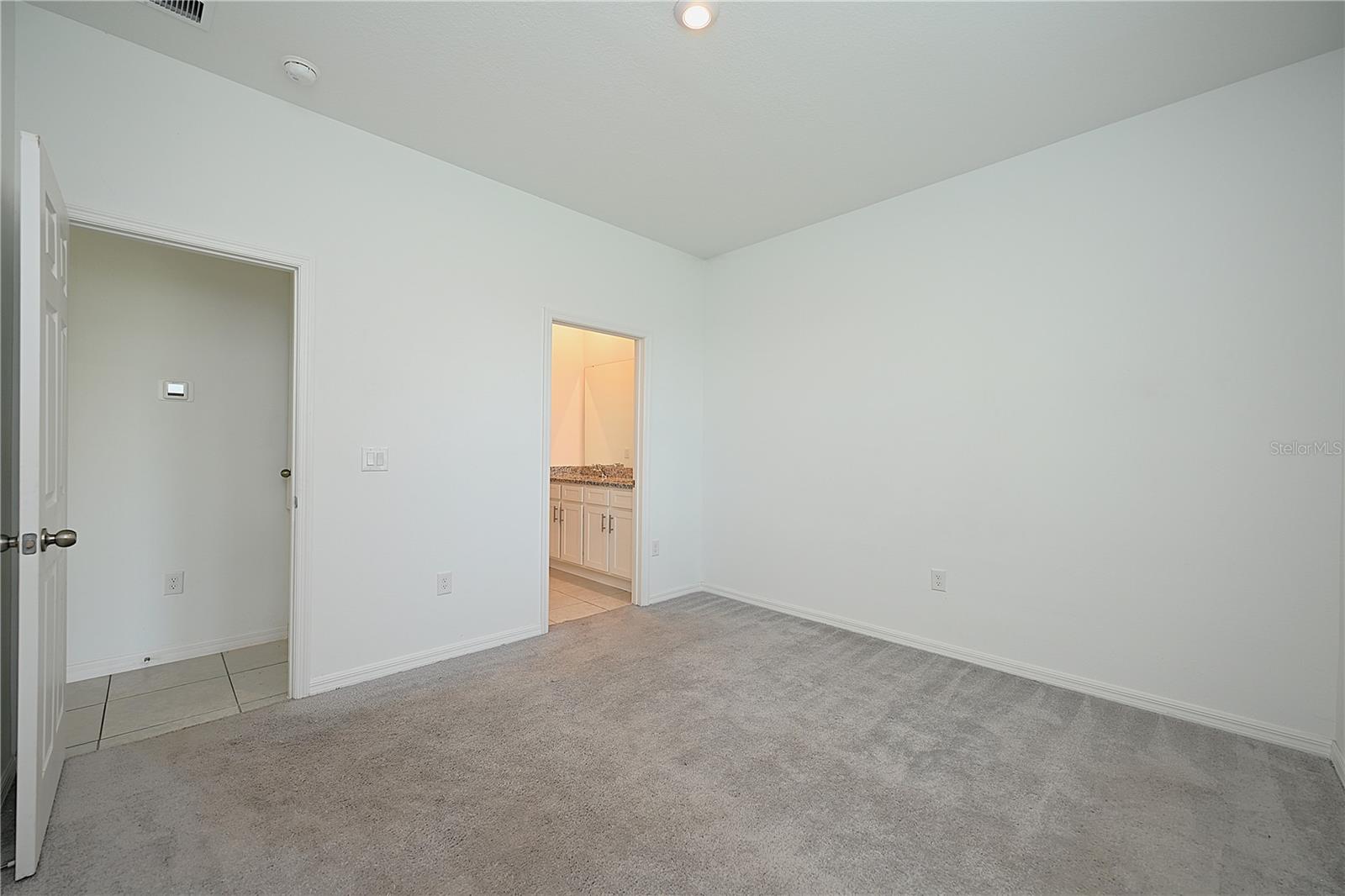 685 Crown Rose Dr Property Photo 16