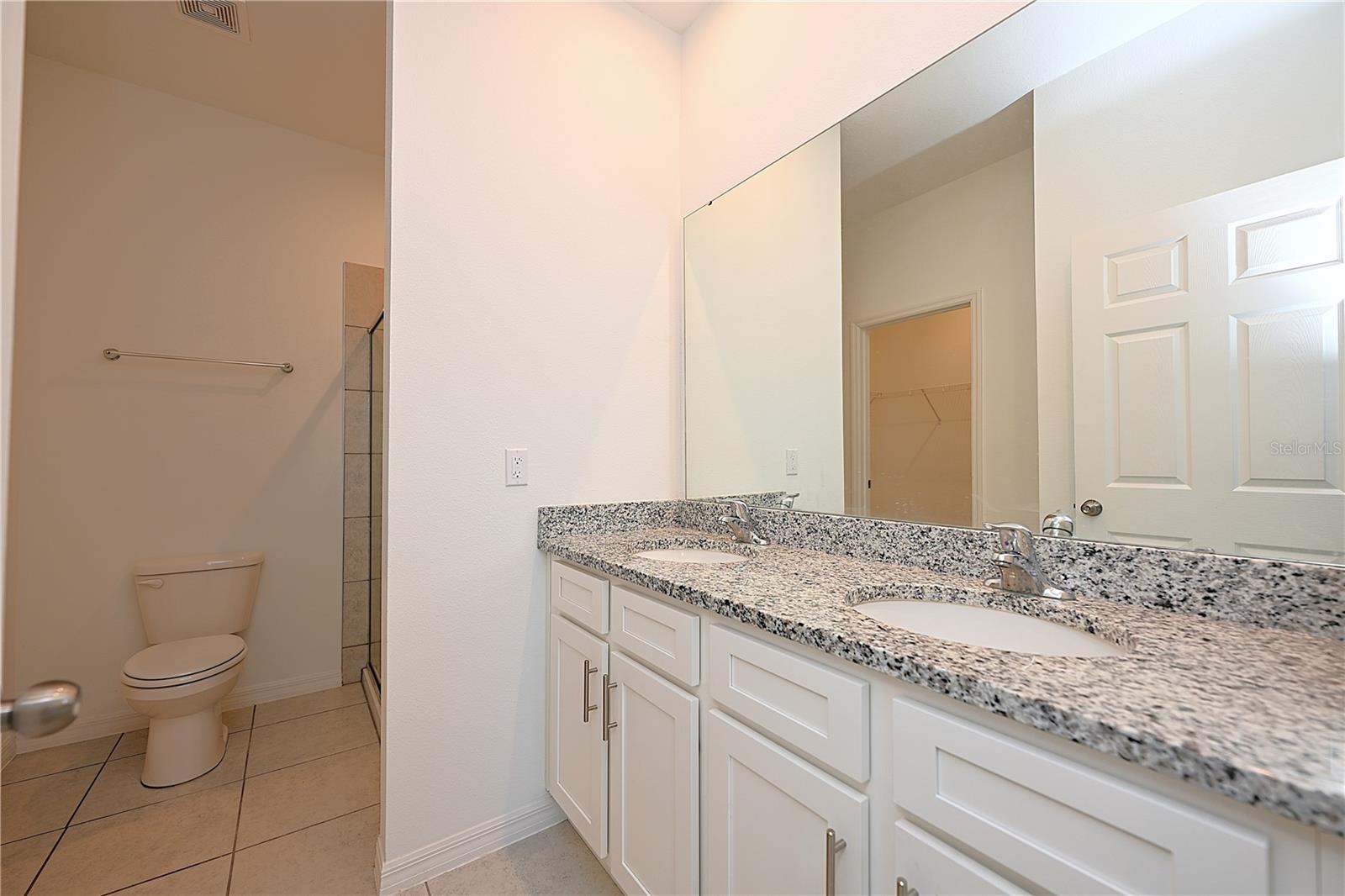 685 Crown Rose Dr Property Photo 17