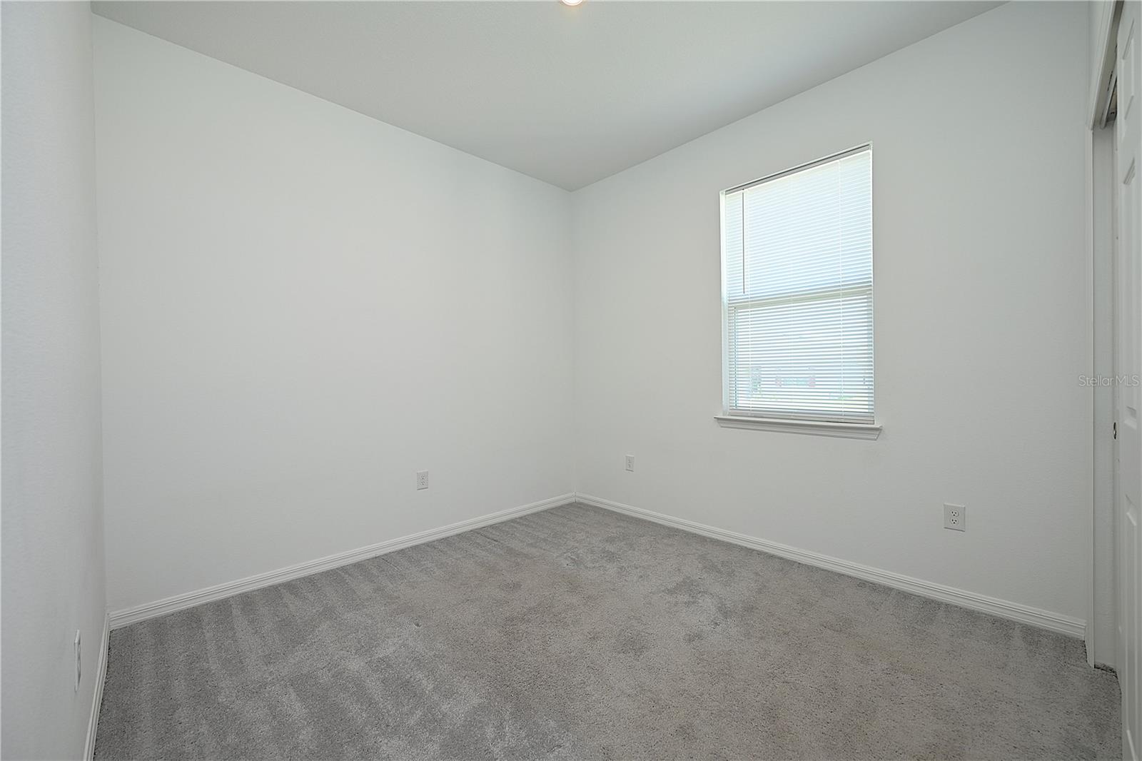 685 Crown Rose Dr Property Photo 24