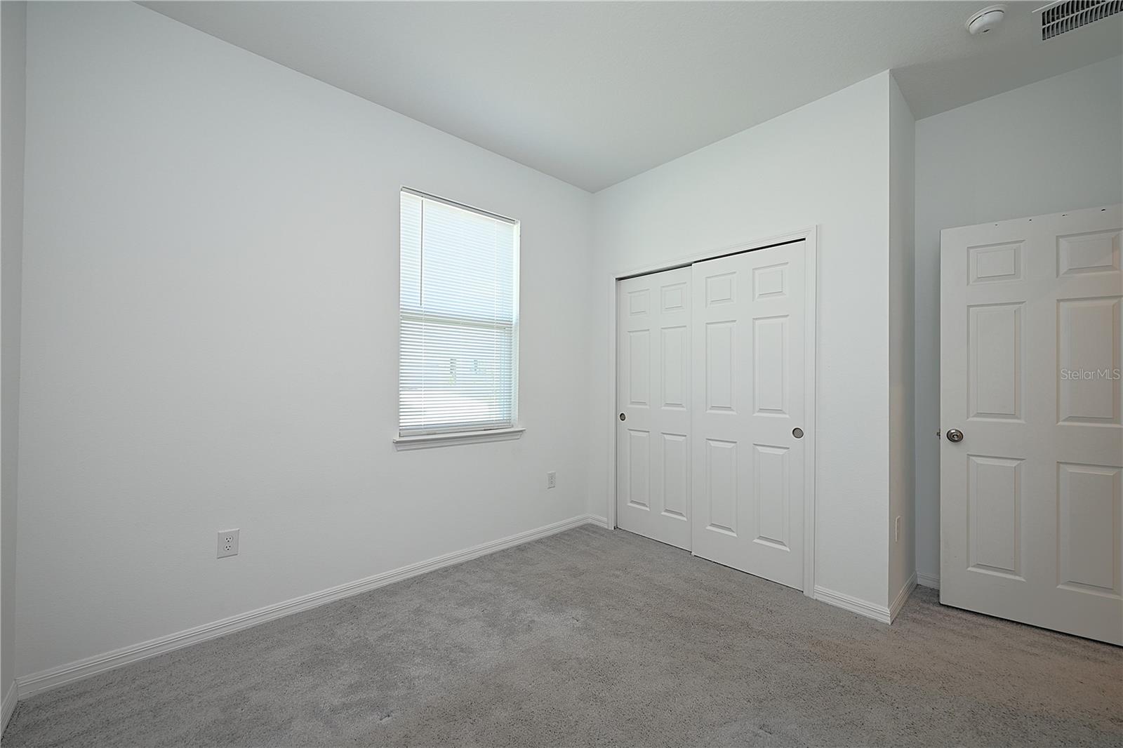 685 Crown Rose Dr Property Photo 25