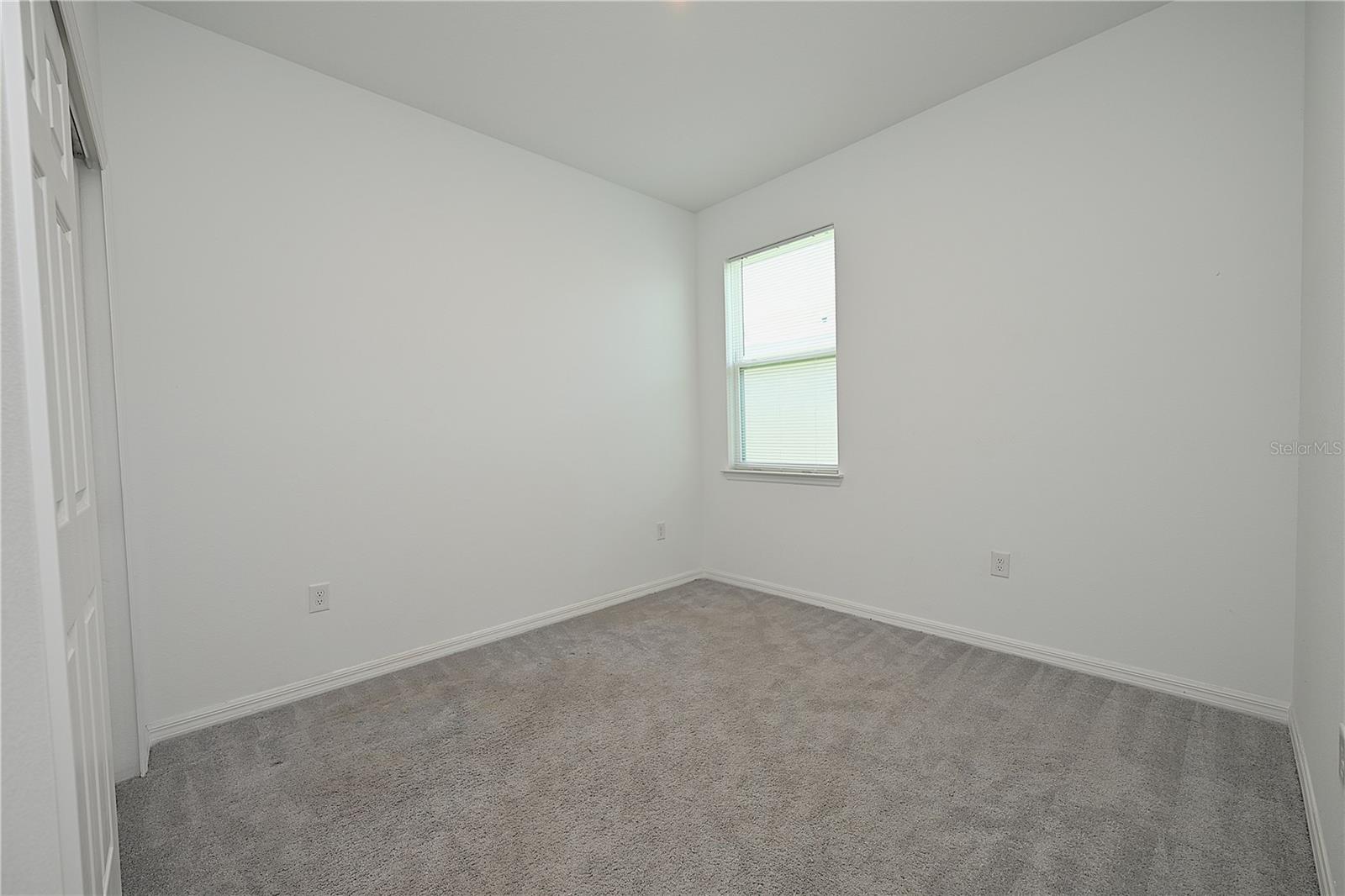 685 Crown Rose Dr Property Photo 28