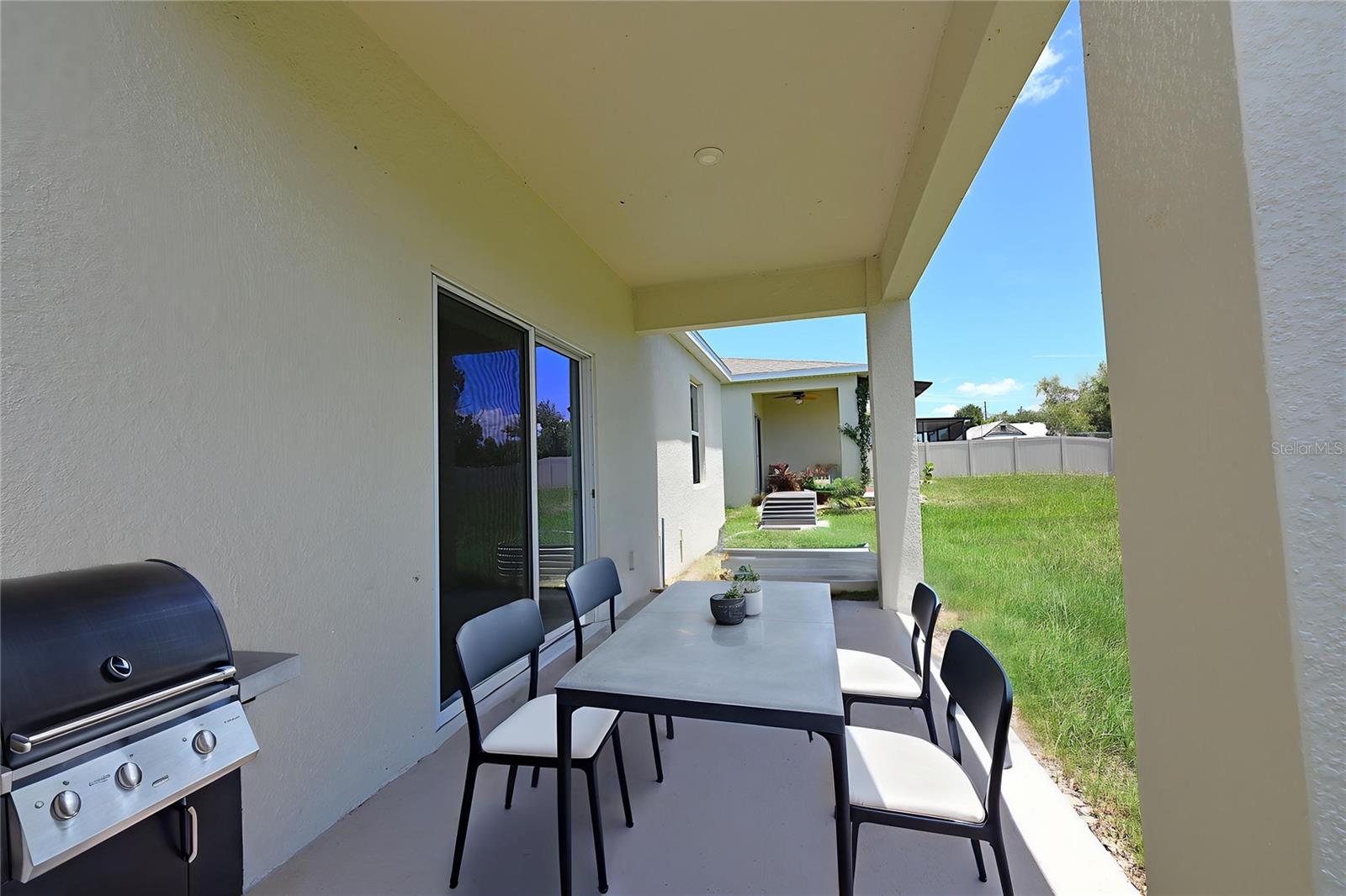 685 Crown Rose Dr Property Photo 33