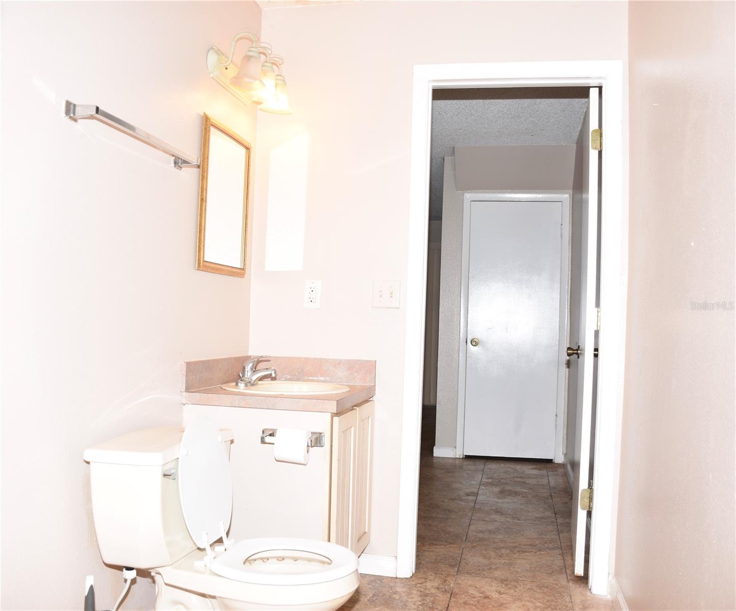1228 Golconda Rd Property Photo 8