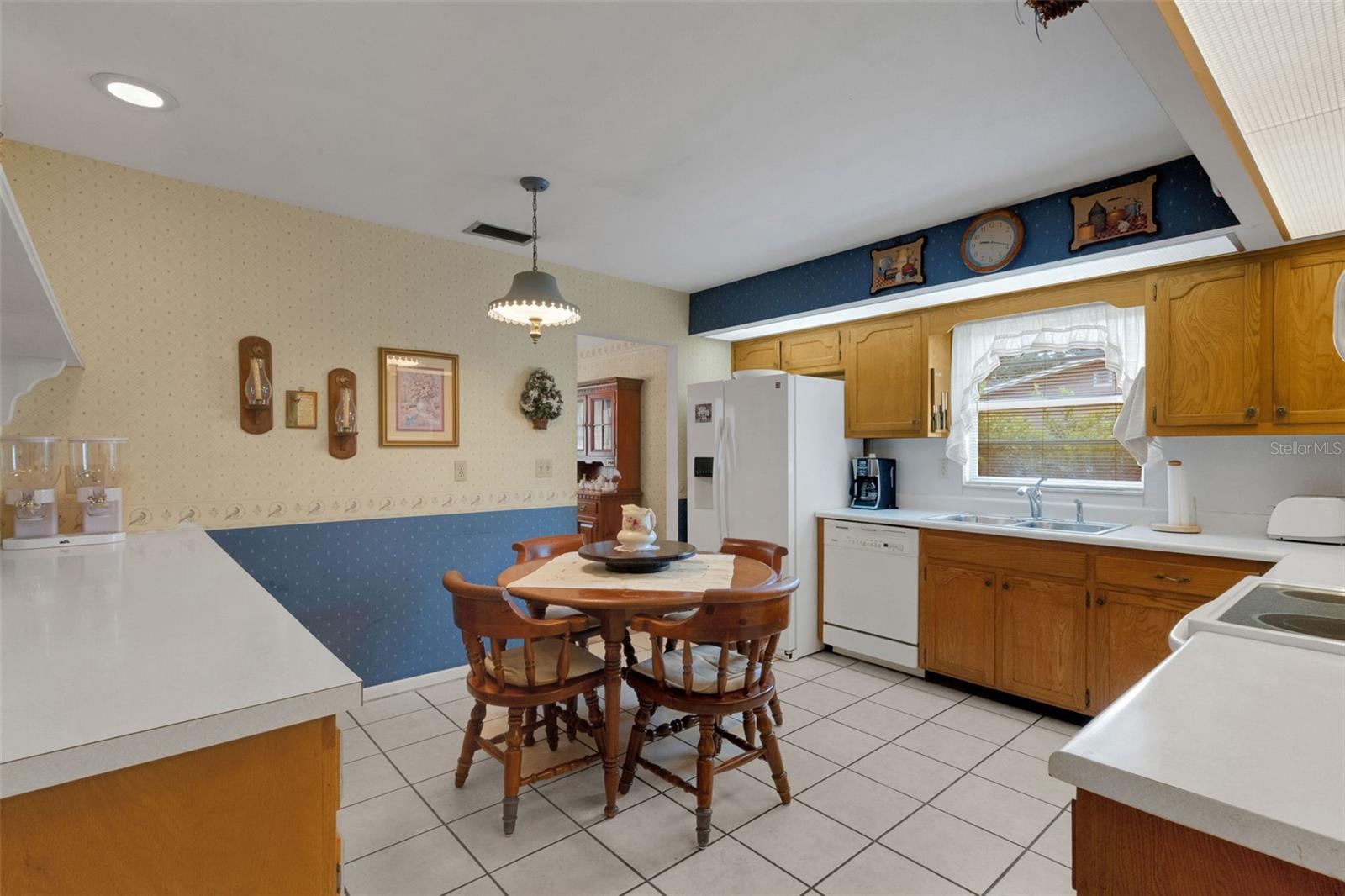 402 Aberdeen Ct N Property Photo 11