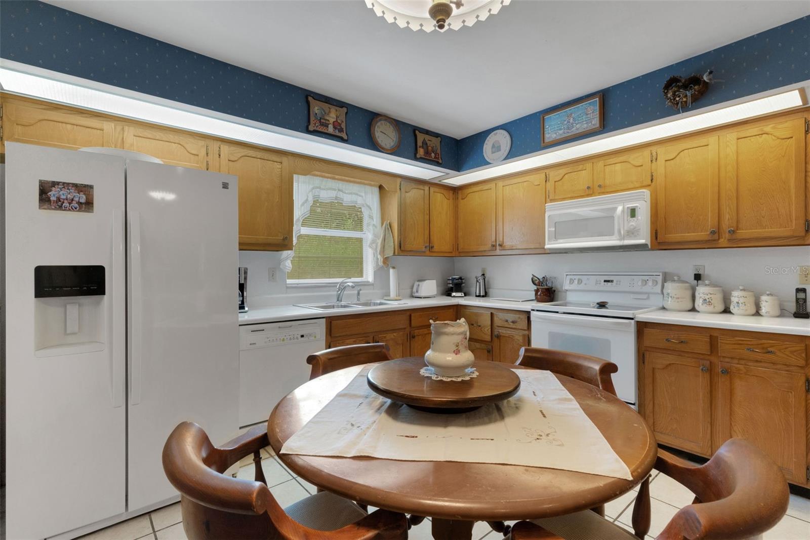 402 Aberdeen Ct N Property Photo 12