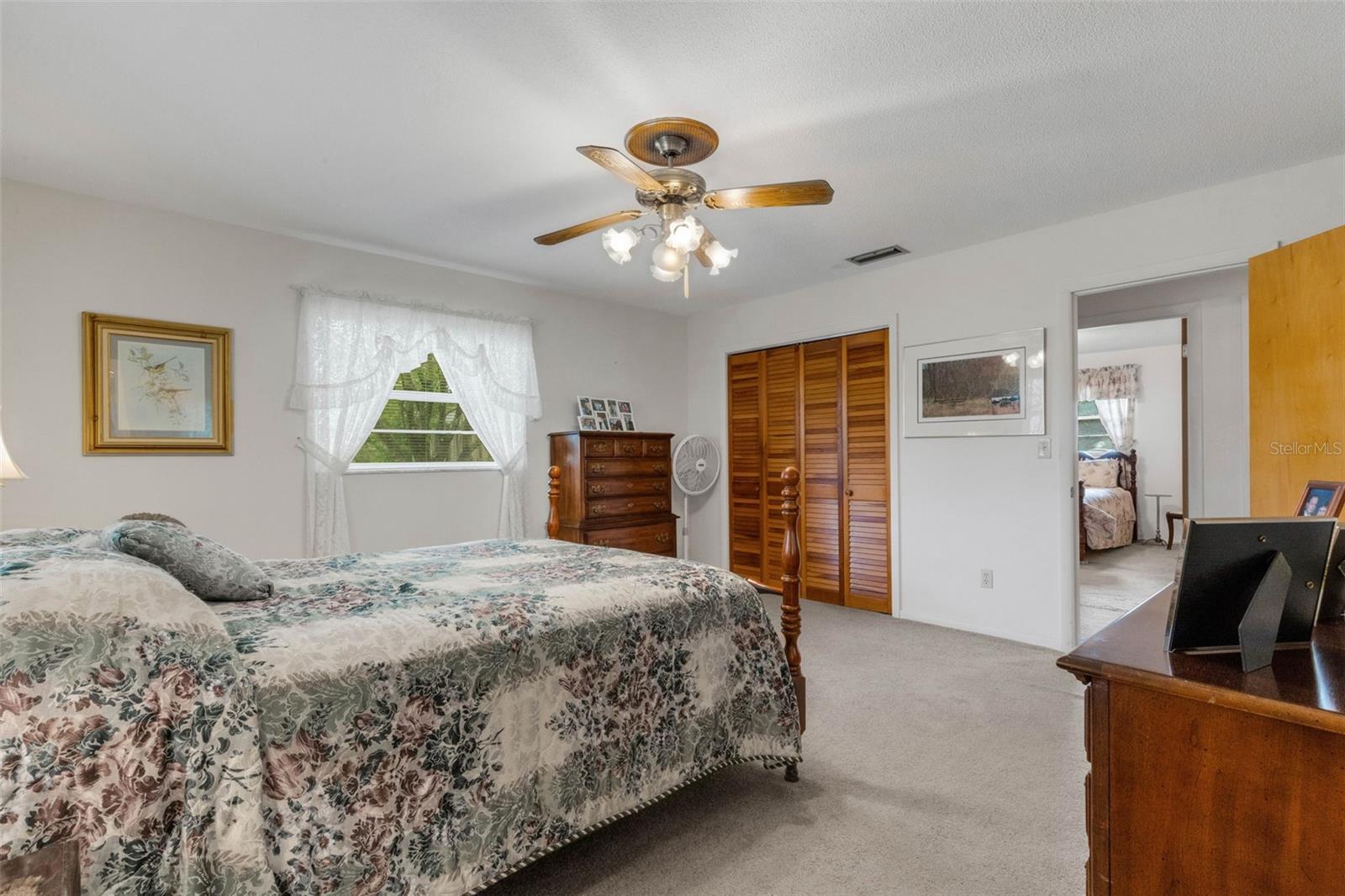 402 Aberdeen Ct N Property Photo 18