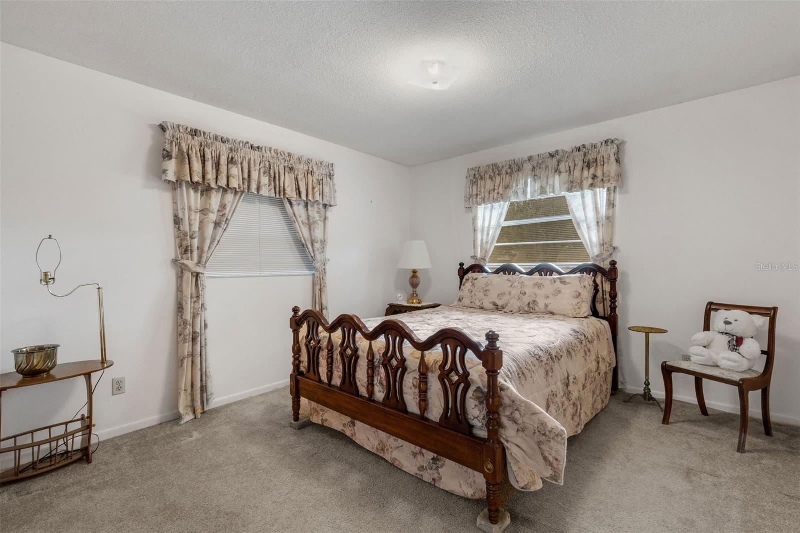 402 Aberdeen Ct N Property Photo 24