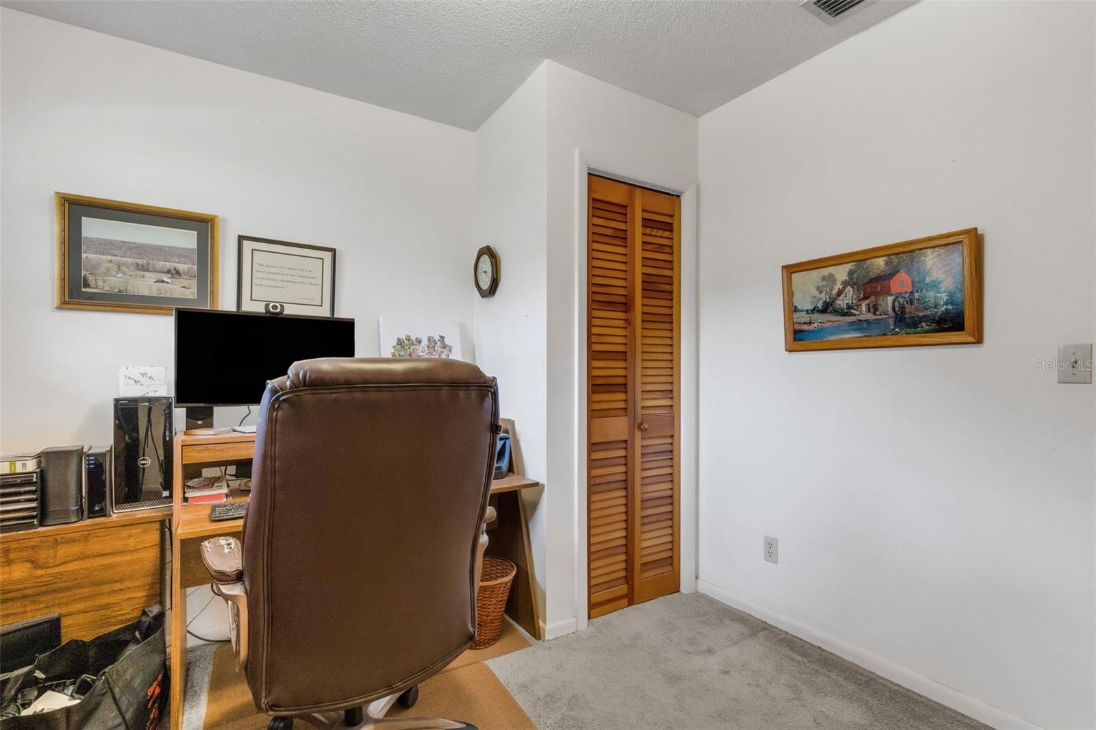 402 Aberdeen Ct N Property Photo 27