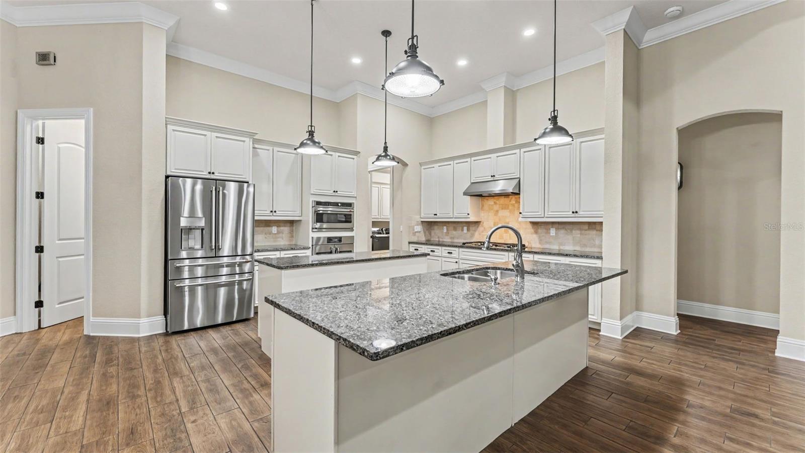6589 Eagle View Loop Property Photo 4