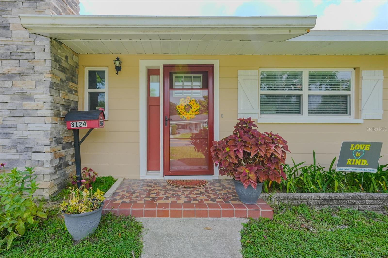 3124 S Polk Ave Property Photo 3