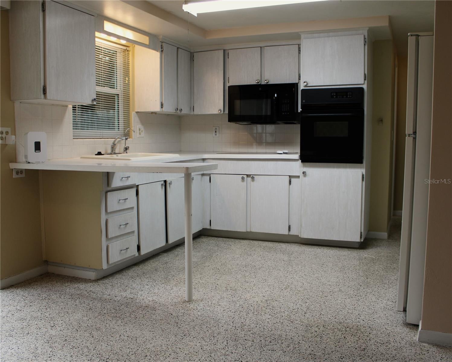 4619 Irene Loop Property Photo 7