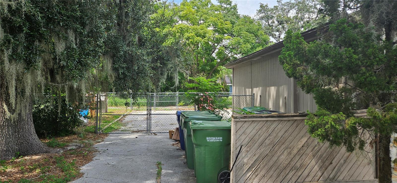 229 Avenue K Se Property Photo 18