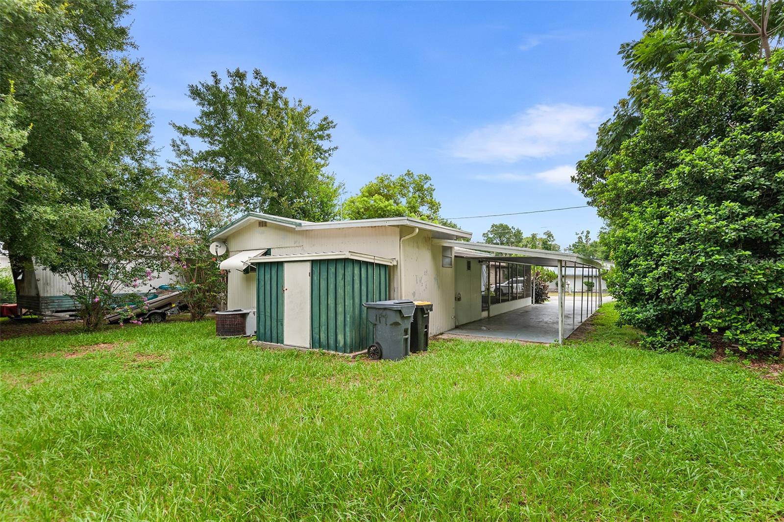 114 Lakeside Dr Property Photo 4