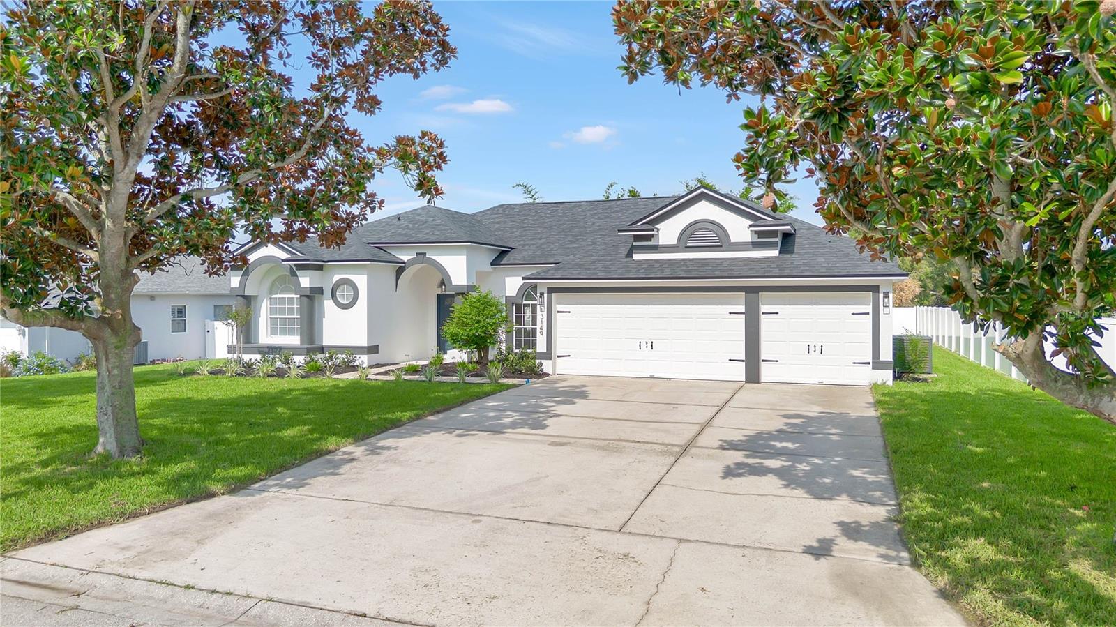 13149 Lakewind Dr Property Photo 3