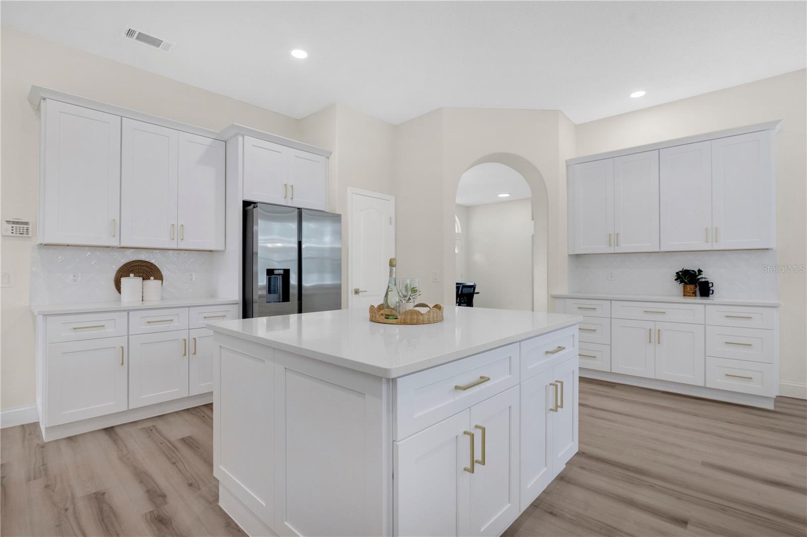 13149 Lakewind Dr Property Photo 14