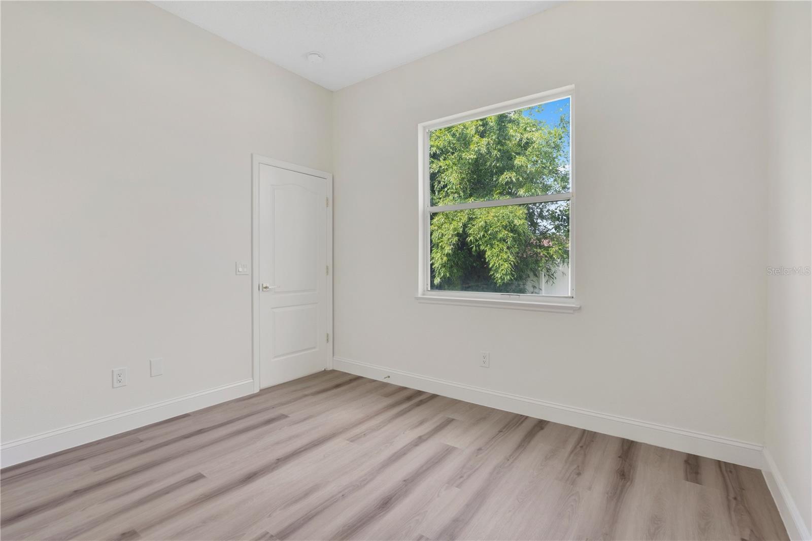 13149 Lakewind Dr Property Photo 31