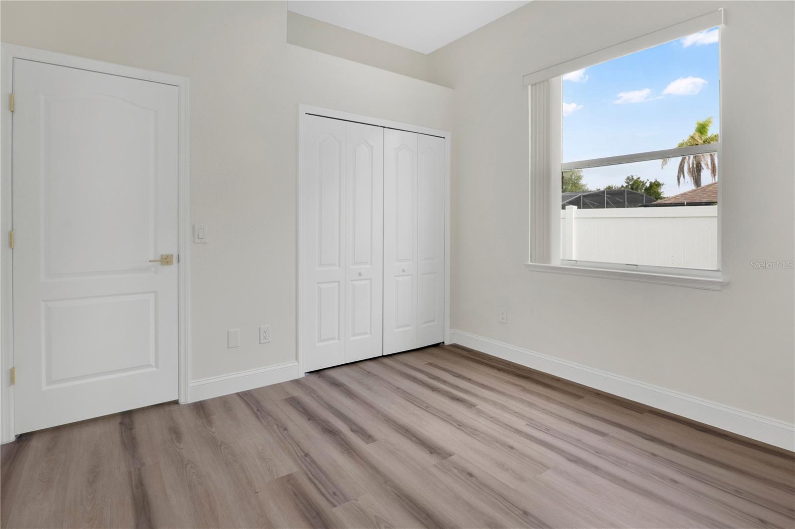 13149 Lakewind Dr Property Photo 38