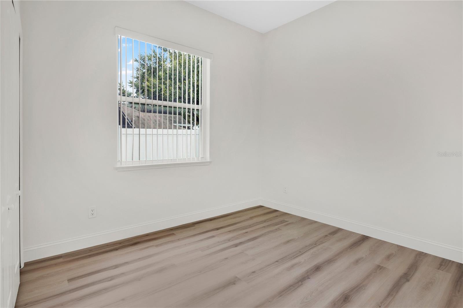 13149 Lakewind Dr Property Photo 39