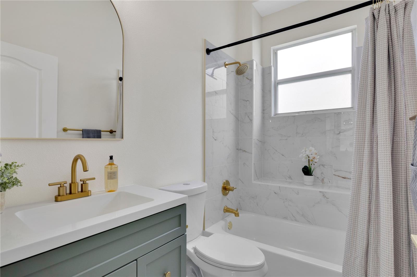 13149 Lakewind Dr Property Photo 40