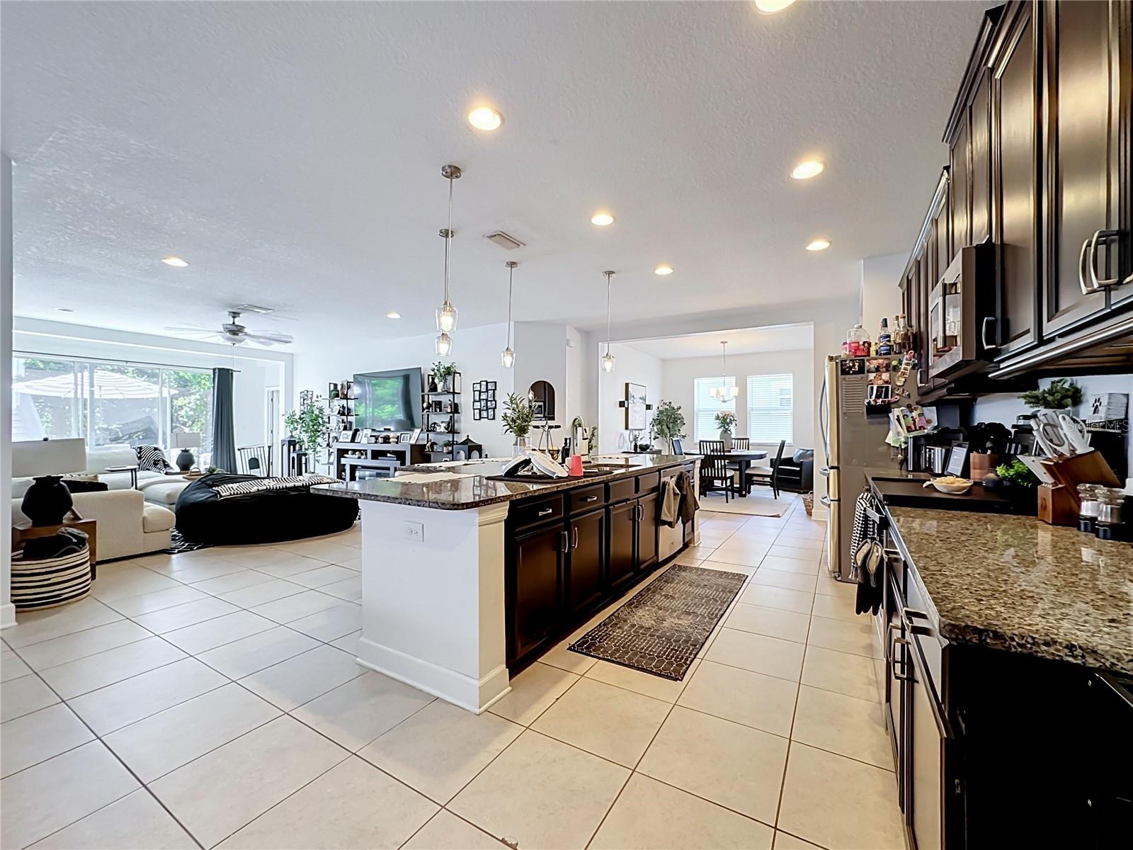 10457 Waterstone Dr Property Photo 2