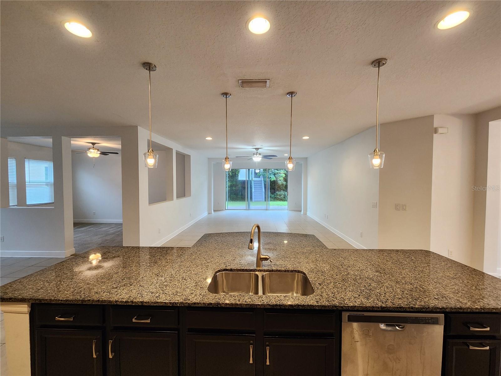 10457 Waterstone Dr Property Photo 3