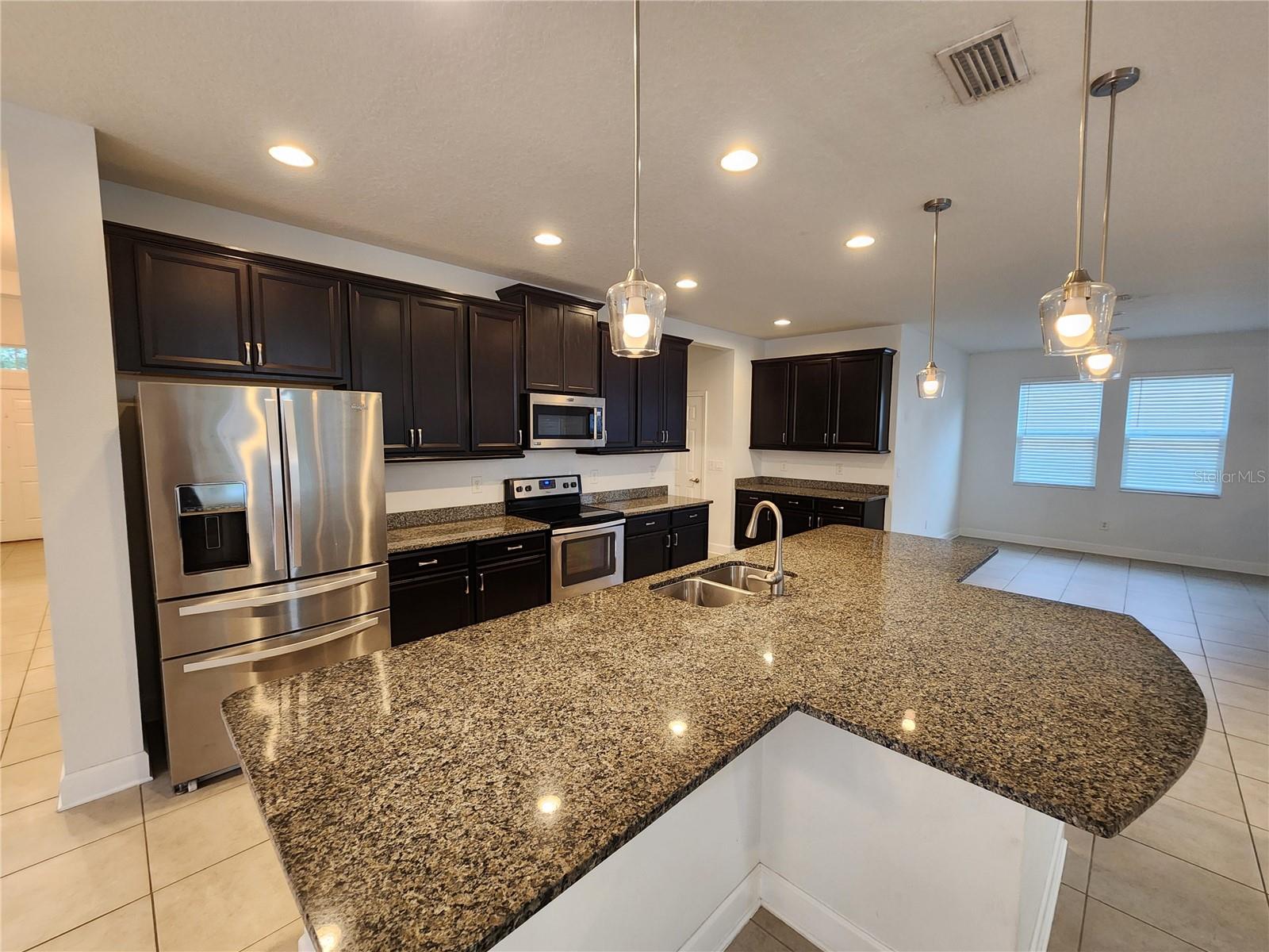 10457 Waterstone Dr Property Photo 4