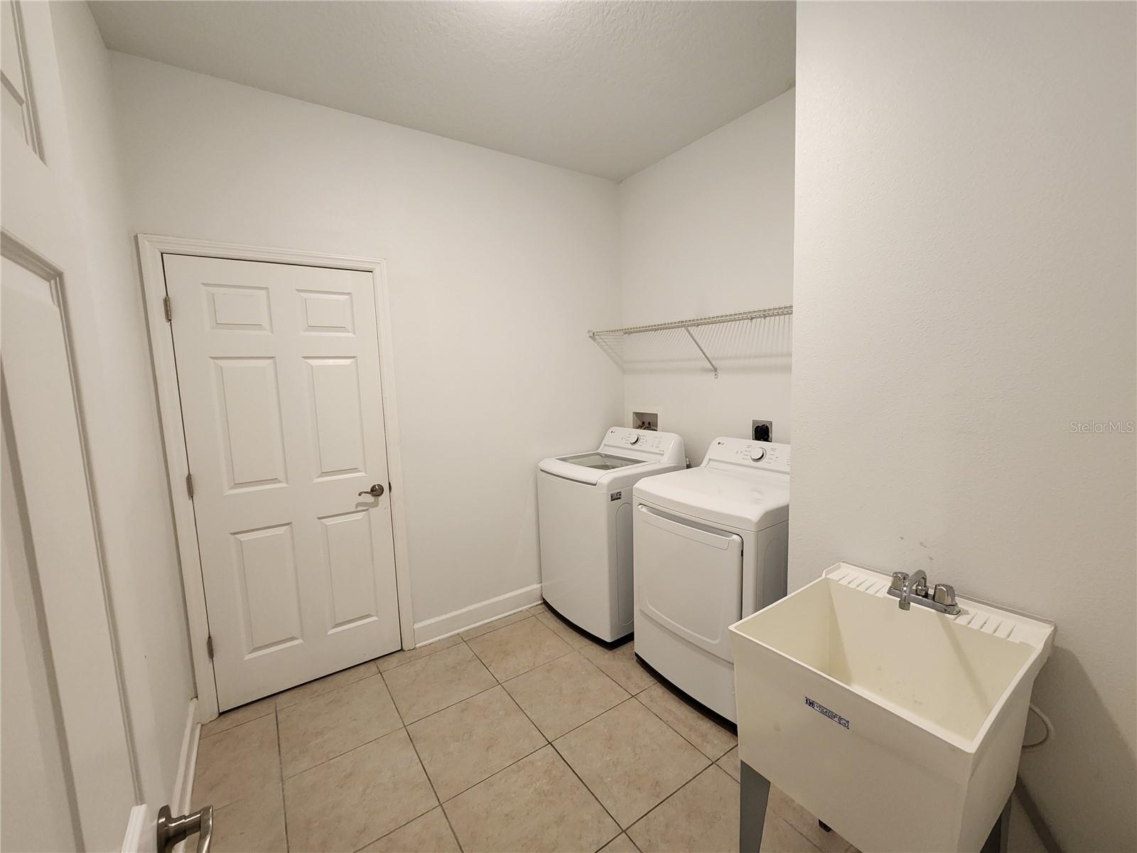 10457 Waterstone Dr Property Photo 60