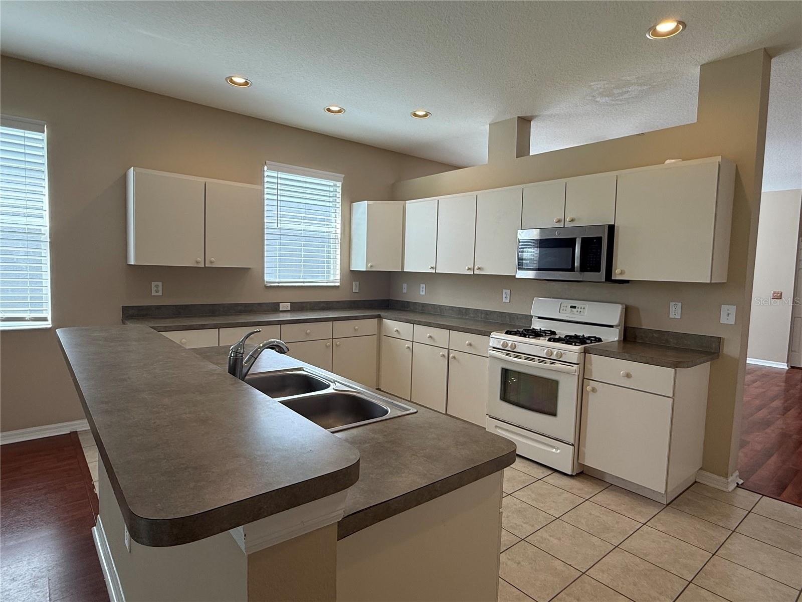 6520 Bridgecrest Dr Property Photo 9