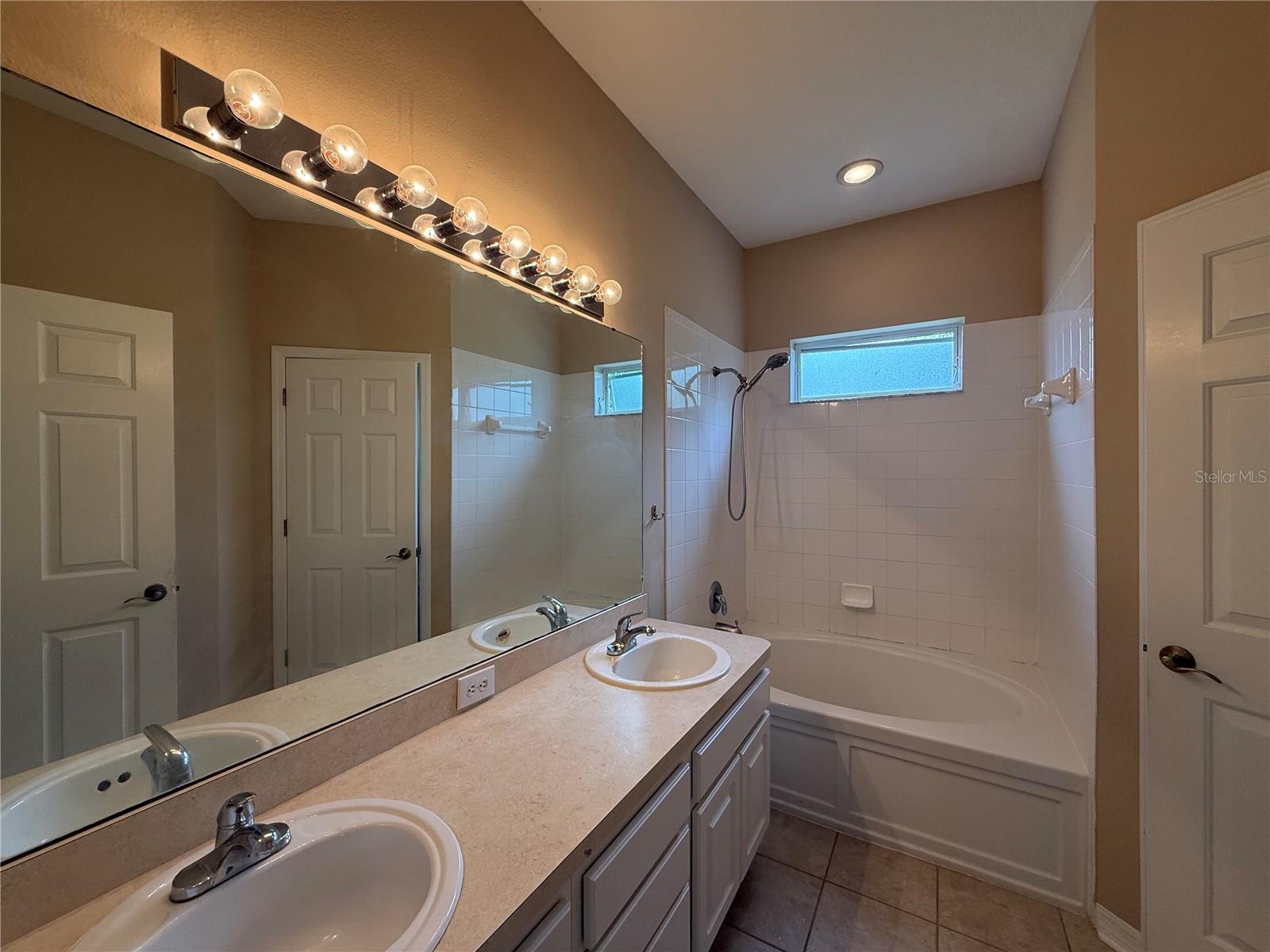6520 Bridgecrest Dr Property Photo 17