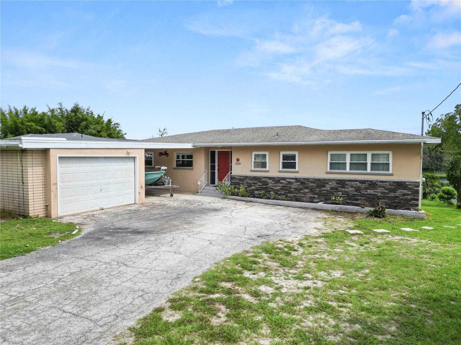 228 W LAKE INA DR Property Photo 1