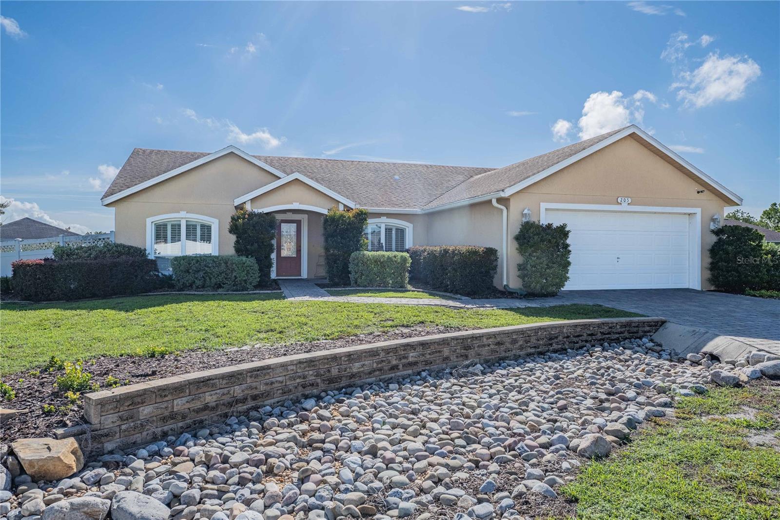 205 THOMAS CT