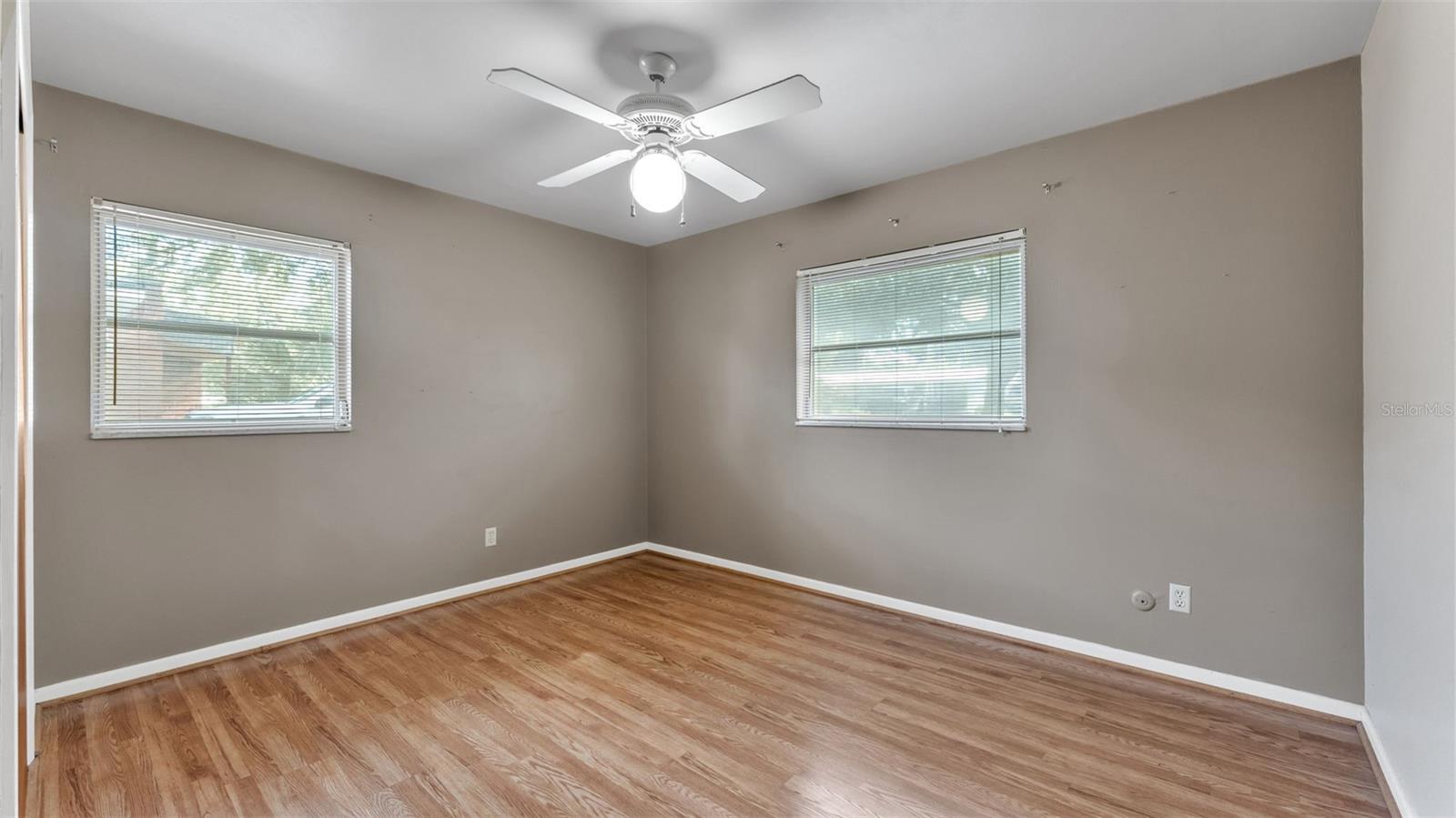 1733 Fredricksburg Ave Property Photo 39