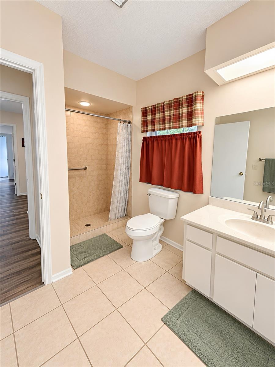 4227 Conrad Rd Property Photo 8
