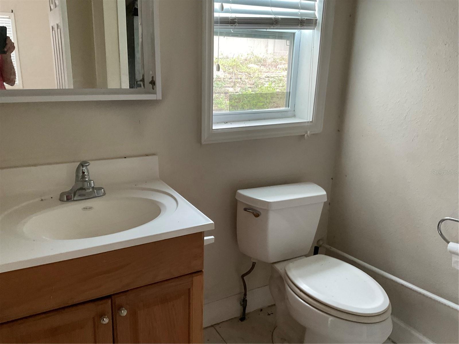 2121 Lakeview Dr Property Photo 11